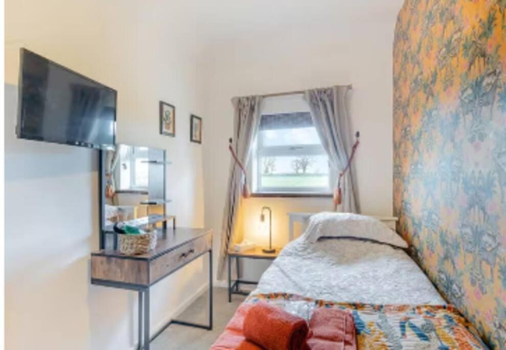 Covehithe House-Coastal Luxury- Sleeps 12-With Huge Swimspa! Wrentham Экстерьер фото