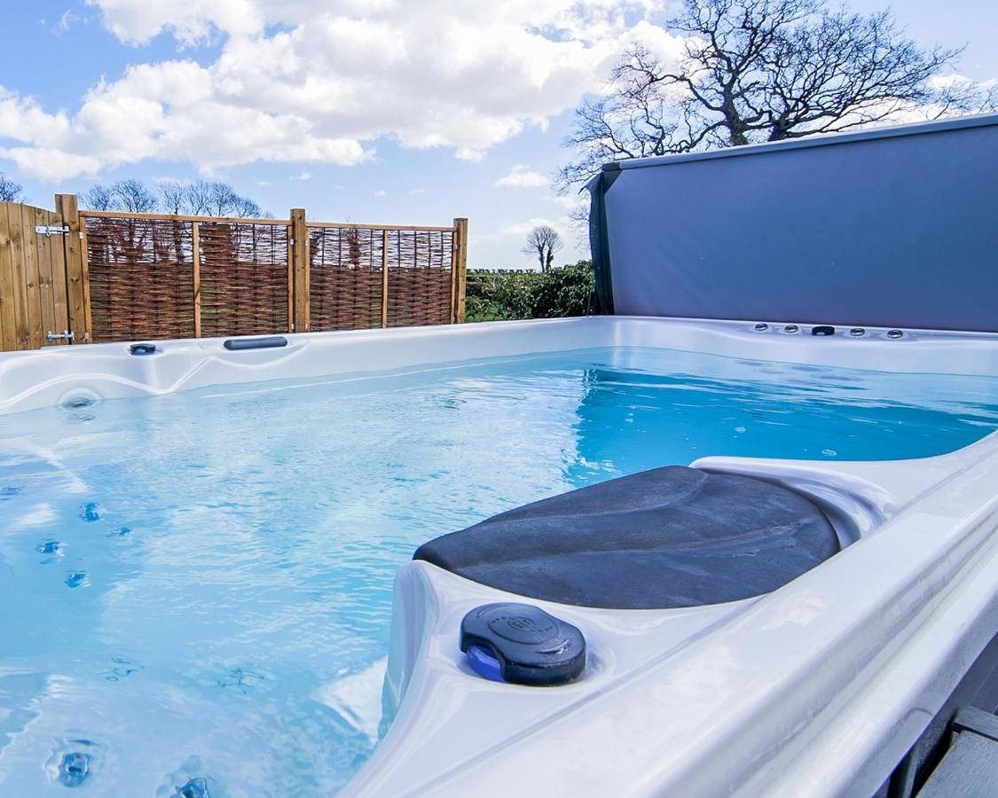 Covehithe House-Coastal Luxury- Sleeps 12-With Huge Swimspa! Wrentham Экстерьер фото