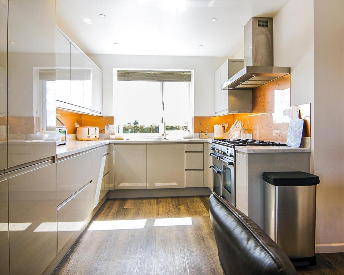 Covehithe House-Coastal Luxury- Sleeps 12-With Huge Swimspa! Wrentham Экстерьер фото