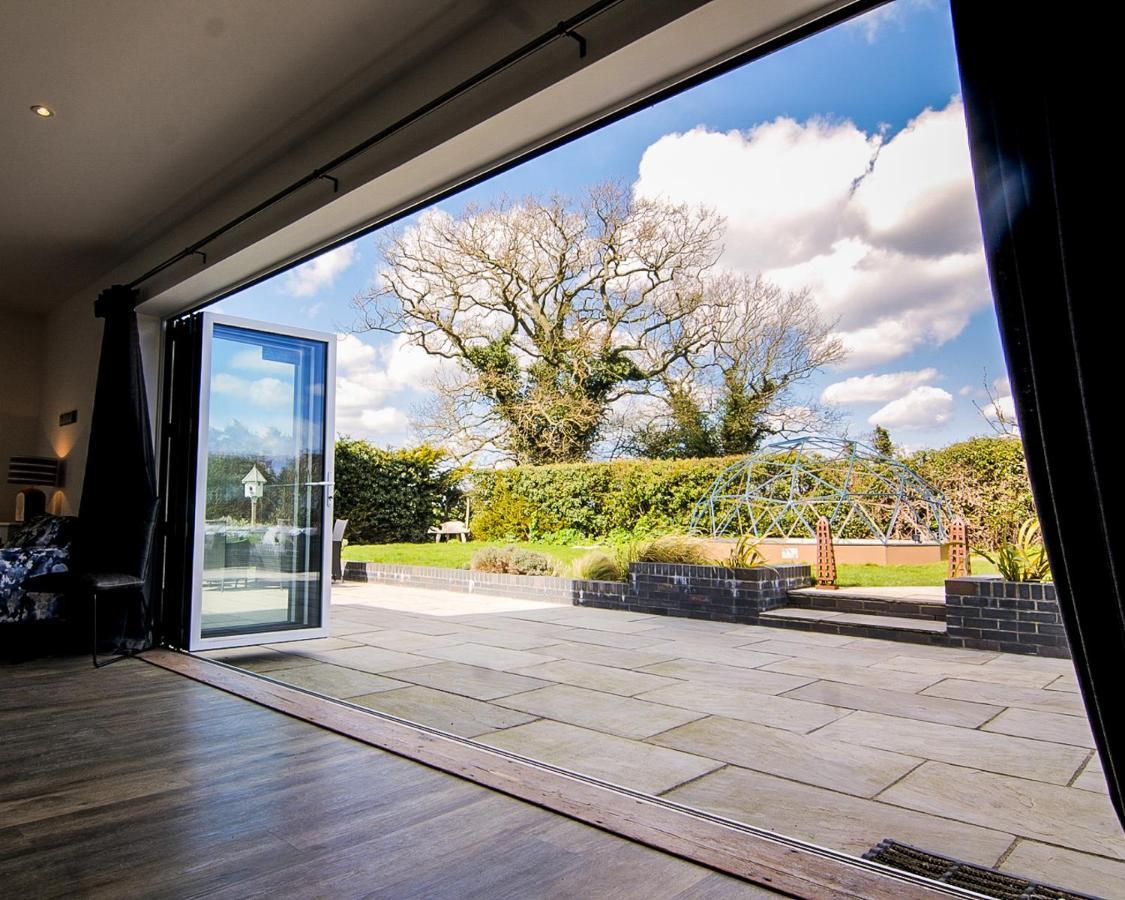 Covehithe House-Coastal Luxury- Sleeps 12-With Huge Swimspa! Wrentham Экстерьер фото