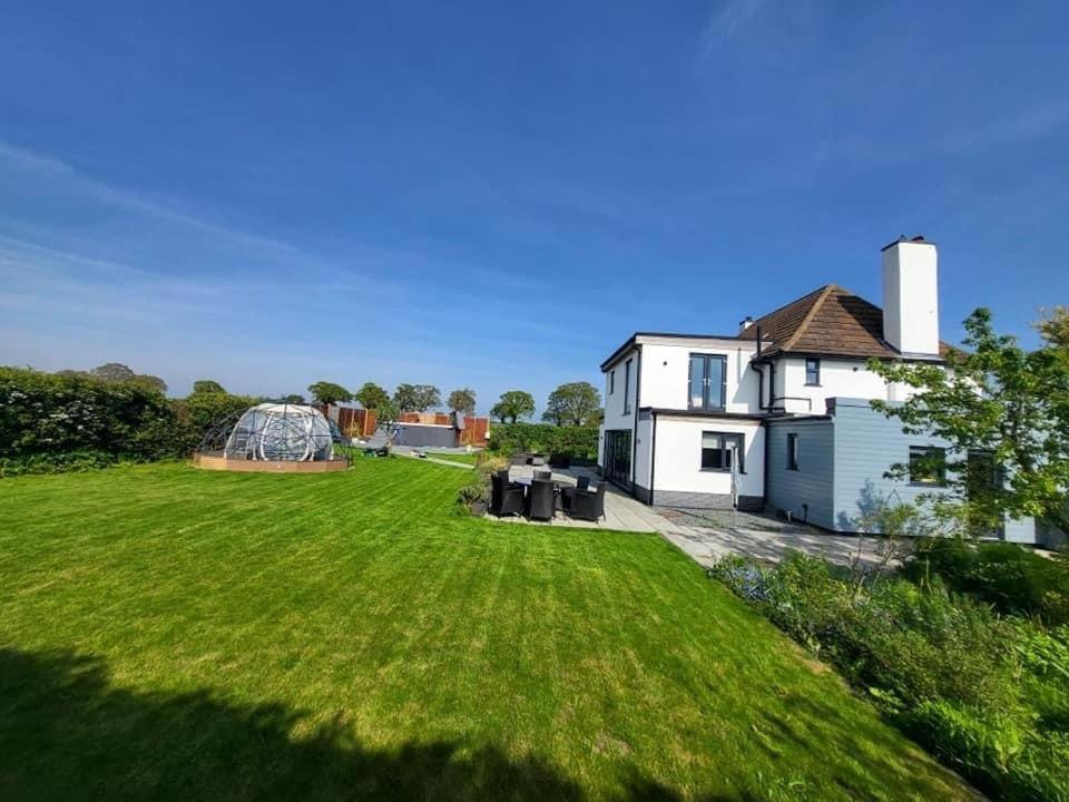Covehithe House-Coastal Luxury- Sleeps 12-With Huge Swimspa! Wrentham Экстерьер фото